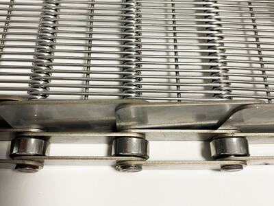 Wire link conveyor belts