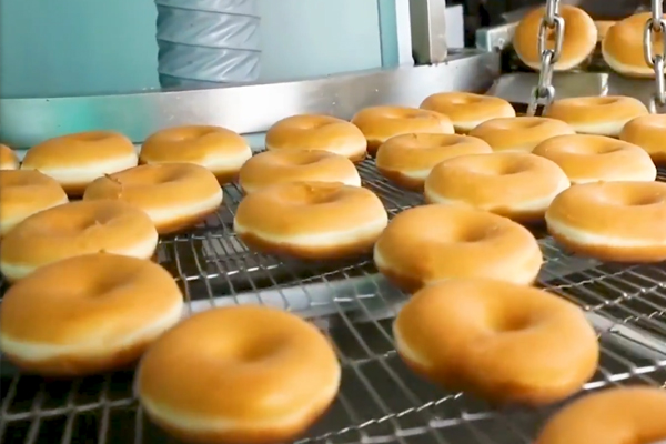 Flat flex conveyor belts for Donut Cooling